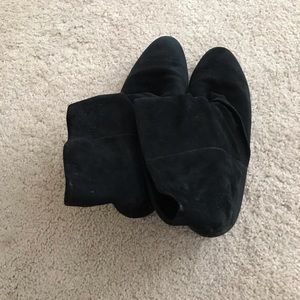 Munro black booties